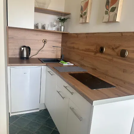 아파트 Jareb Tribalj