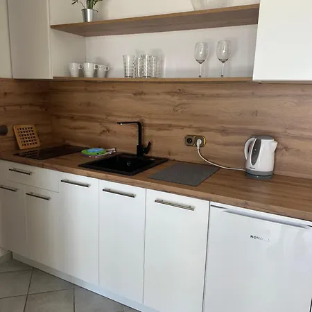 Jareb Apartman *