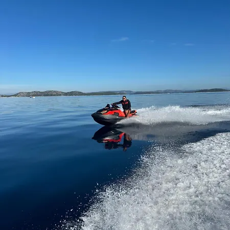 Jareb شقة Tribalj