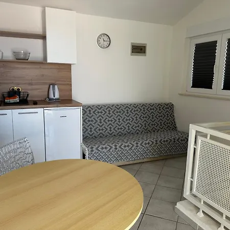 Jareb Apartman *