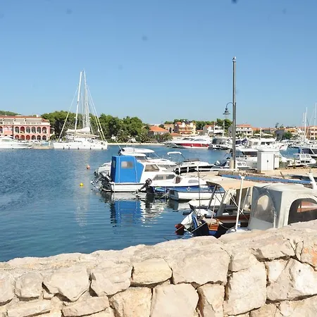 شقة Jareb Tribalj